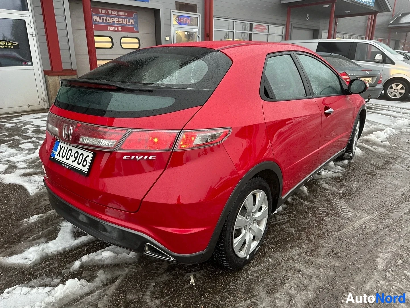Red Honda Civic 2009, rear three-quarter, photo 9