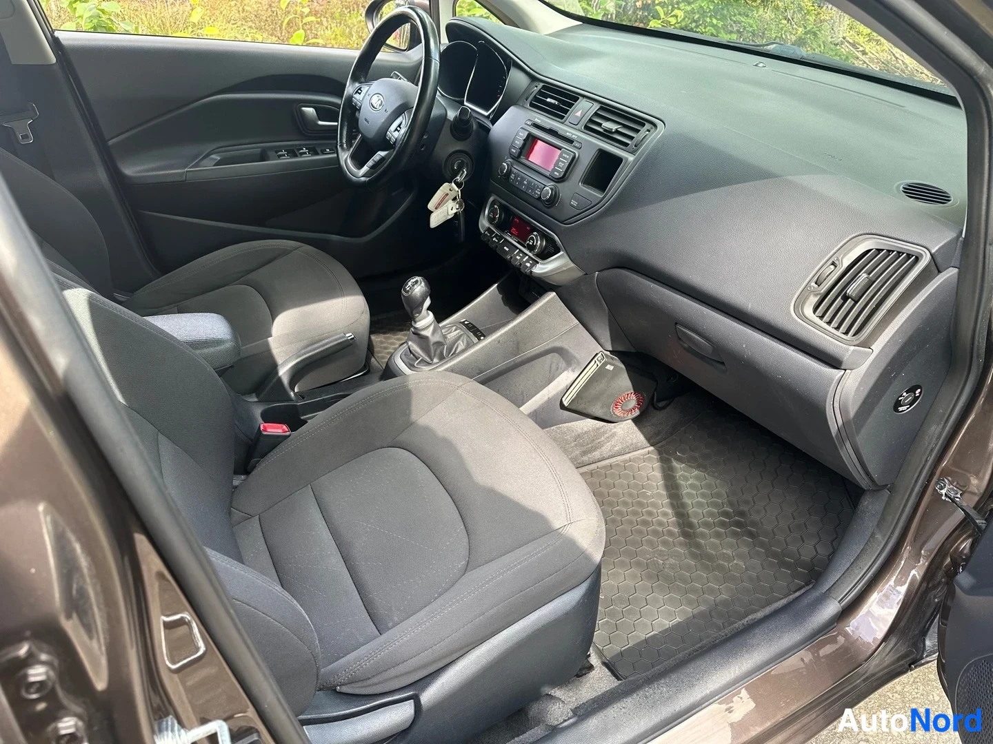 Brown Kia Rio 2015, photo 15
