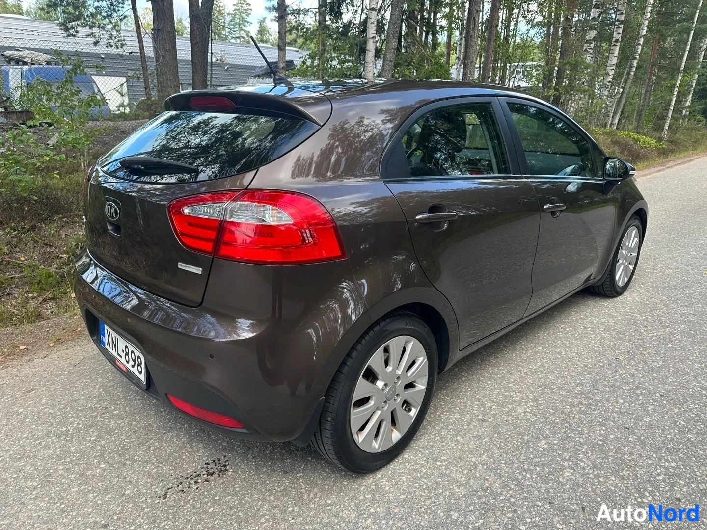 Brown Kia Rio 2015, rear three-quarter, photo 9