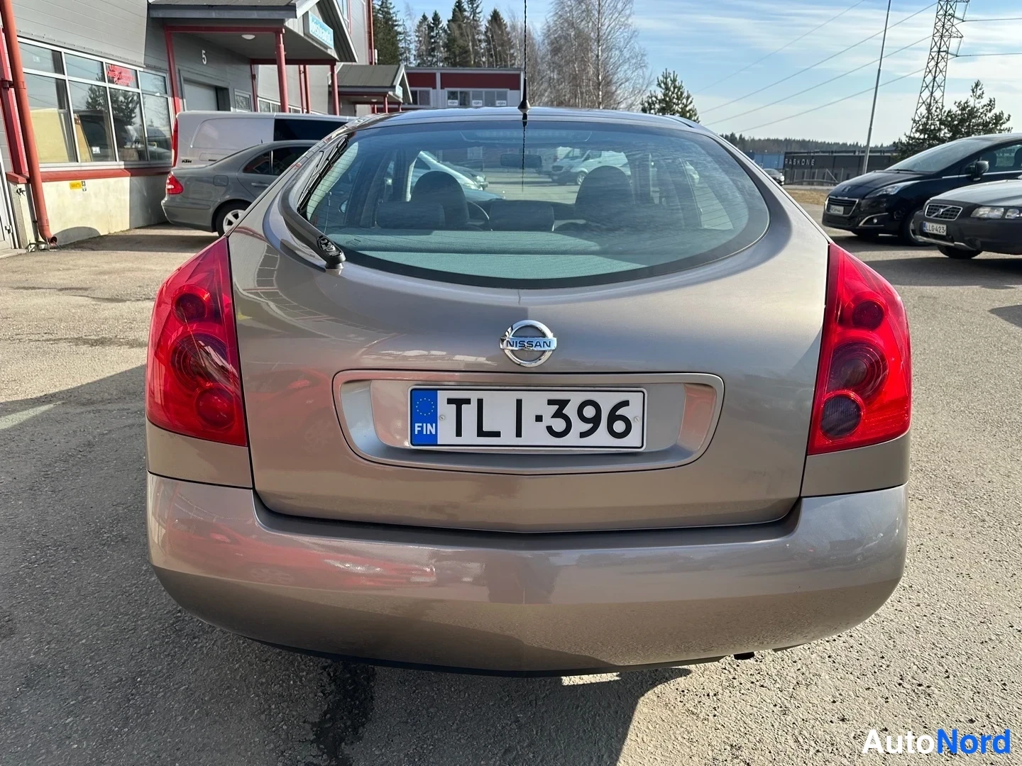 Beige Nissan Primera 2005, takaa, kuva 10