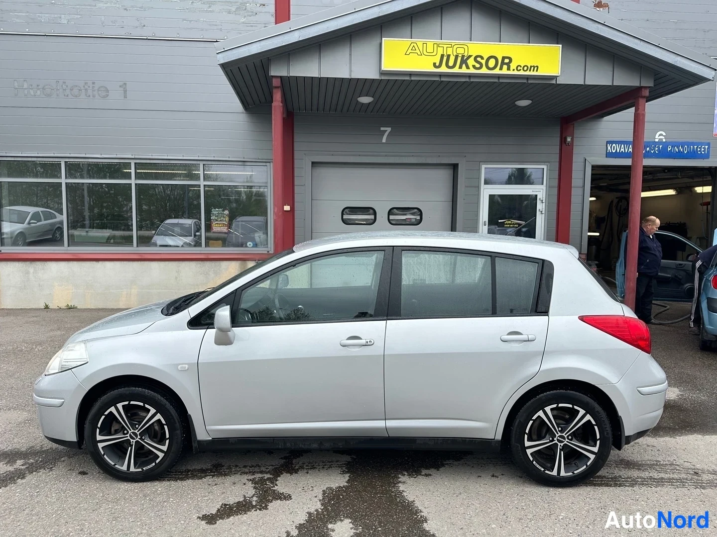 Grey Nissan Tiida 2008, side, photo 5