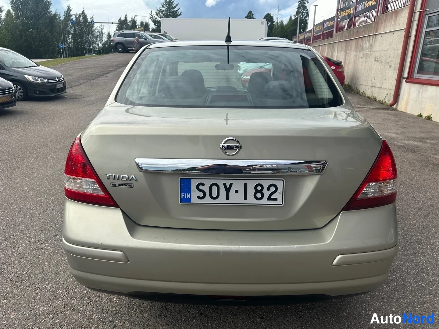Beige Nissan Tiida 2007, rear, photo 12