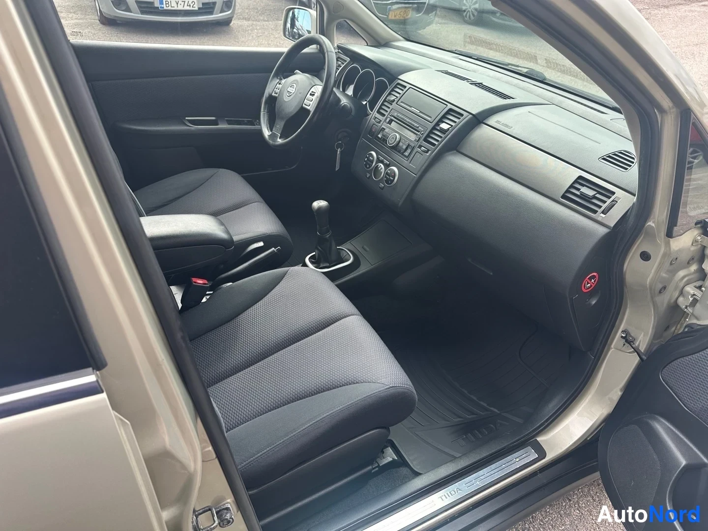 Beige Nissan Tiida 2007, rear, photo 10