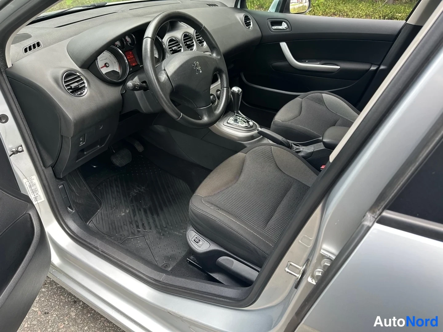 Silver Peugeot 308 2008, side, photo 8