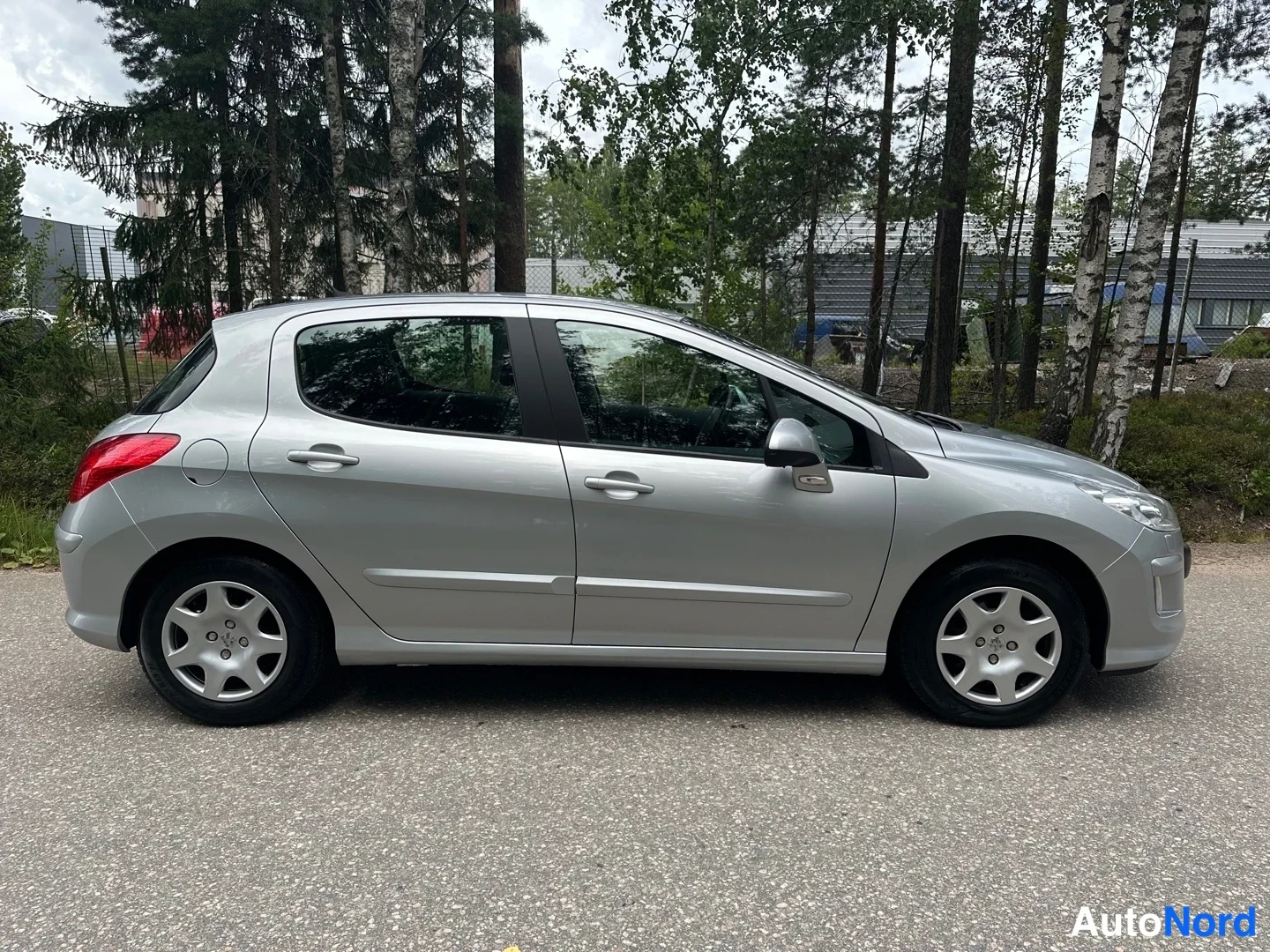 Silver Peugeot 308 2008, side, photo 5