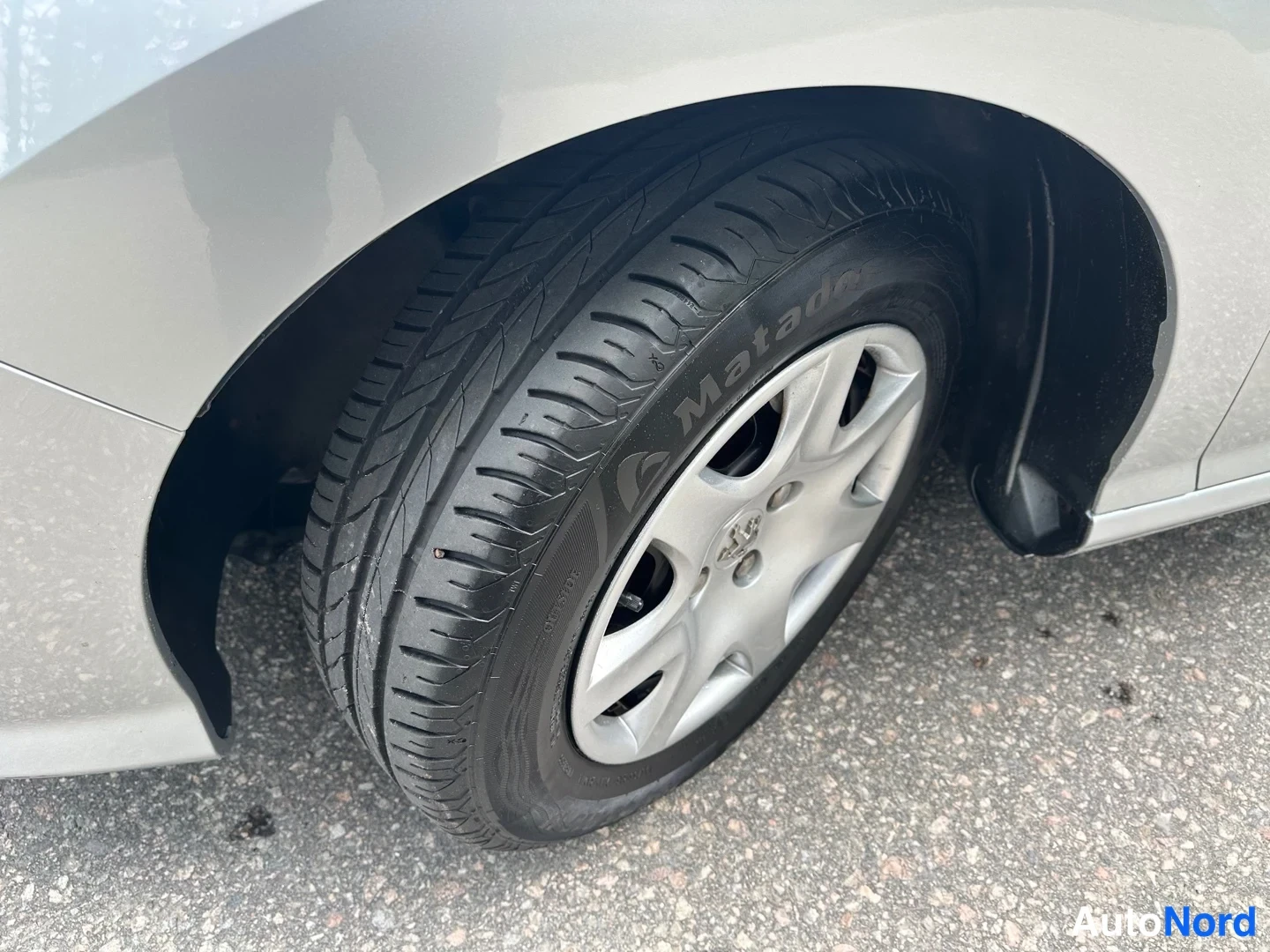 Silver Peugeot 308 2008, detail, photo 13