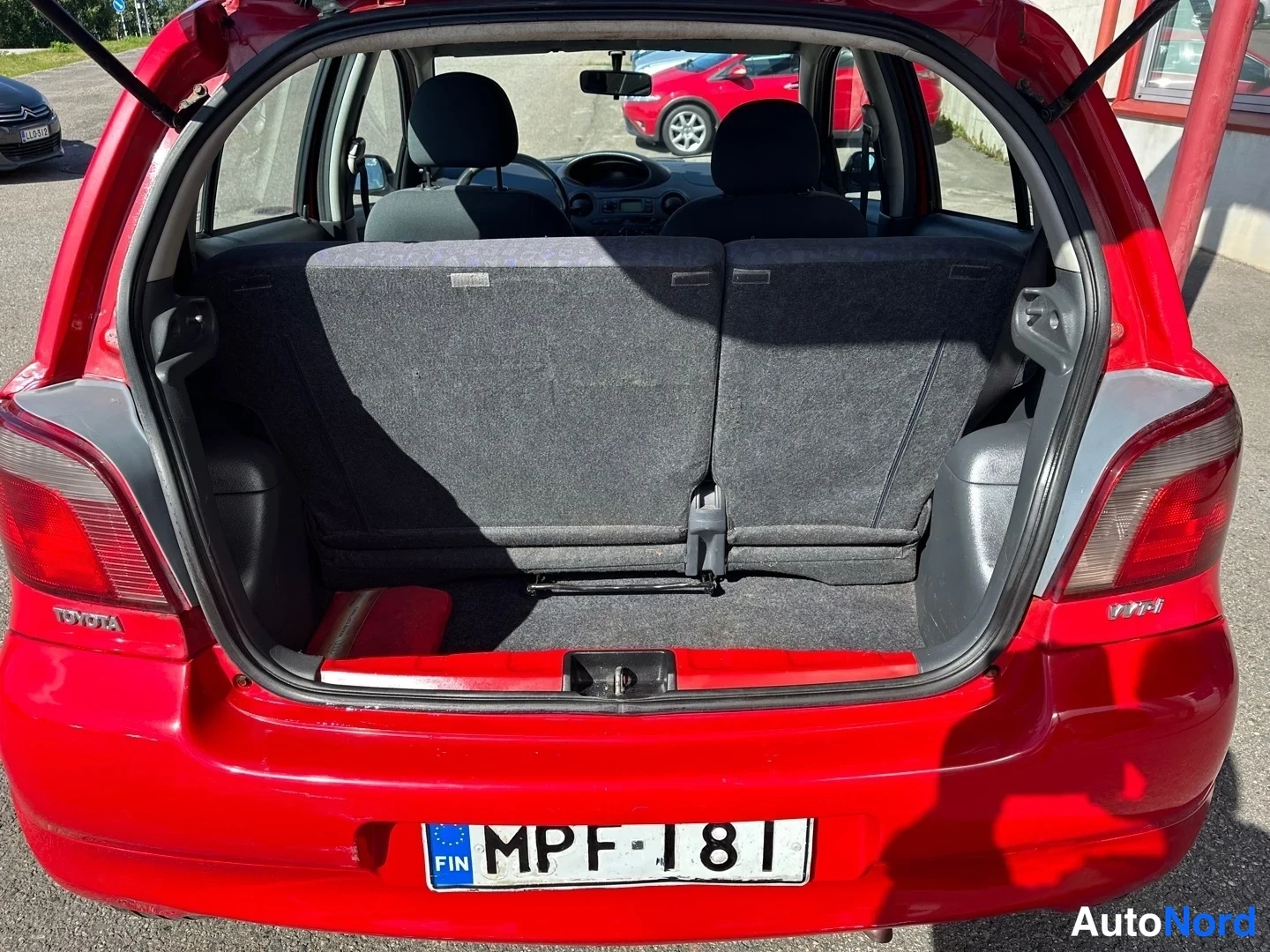 Red Toyota Yaris 2002, rear, photo 10