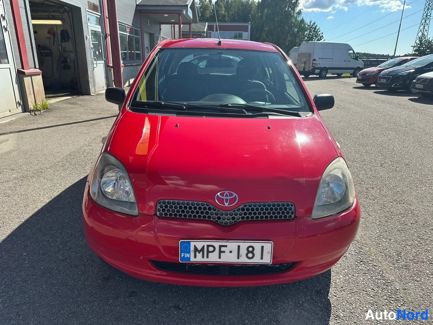 Red Toyota Yaris 2002, front, photo 4