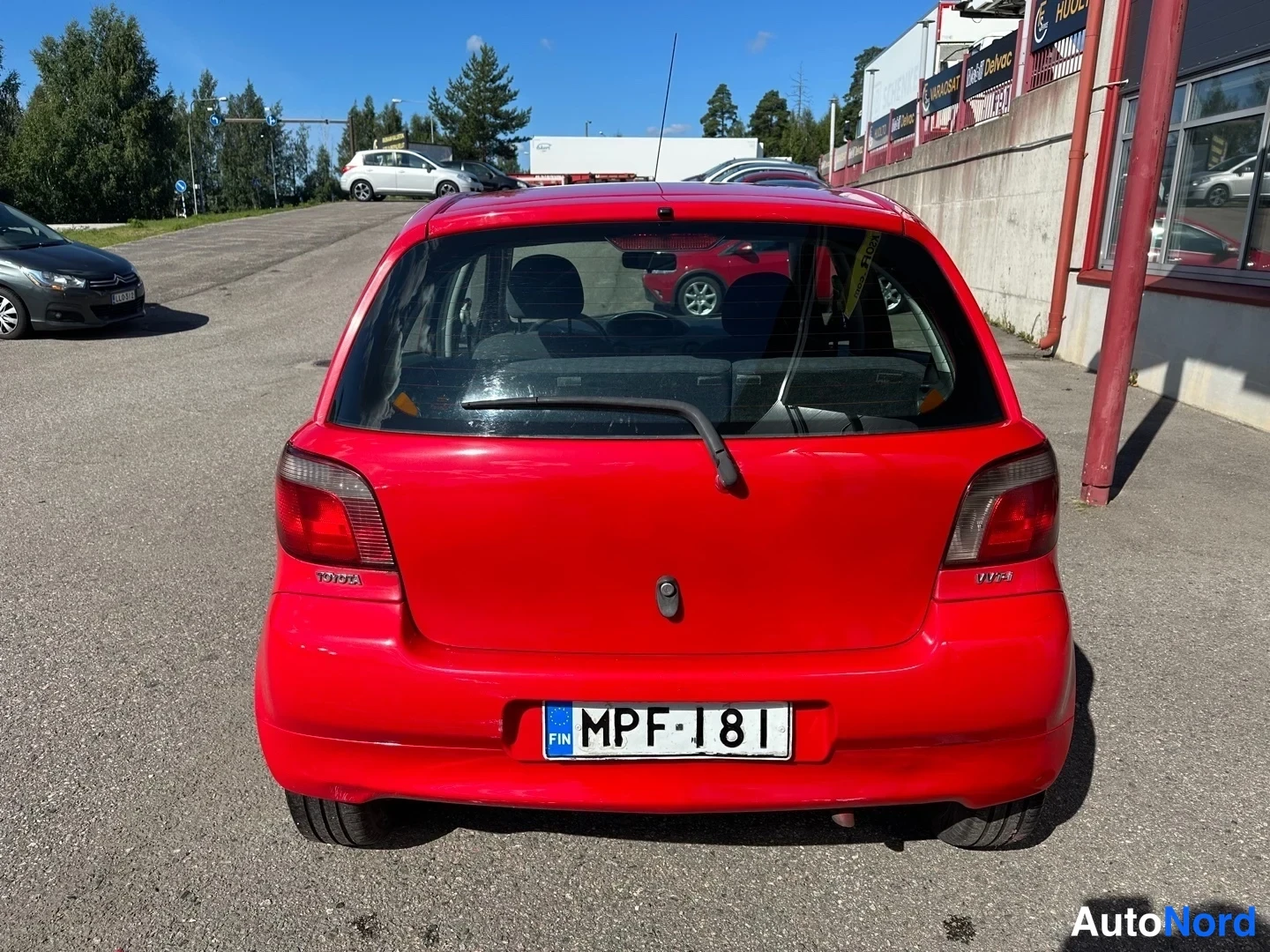 Red Toyota Yaris 2002, rear, photo 11