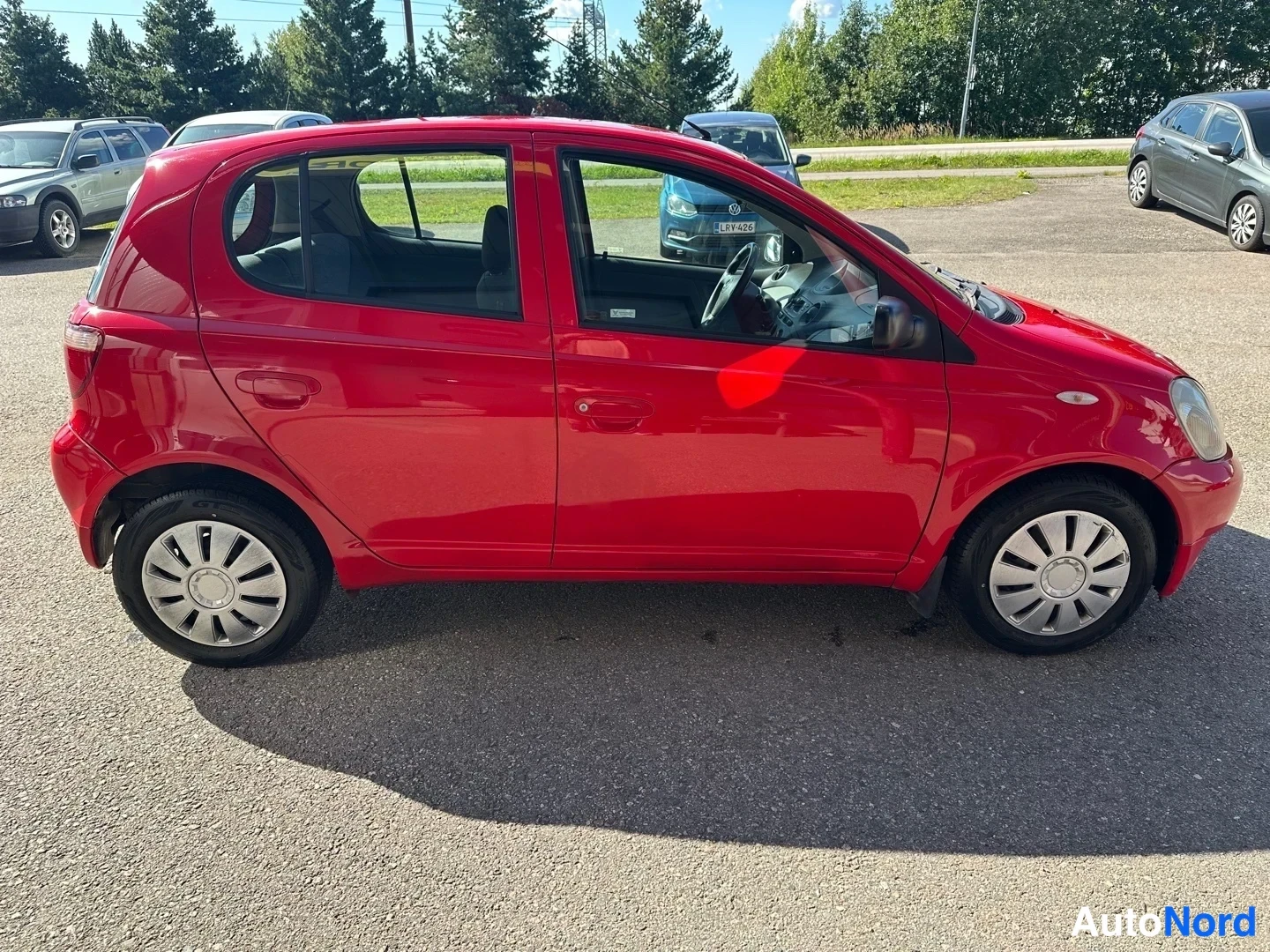 Red Toyota Yaris 2002, side, photo 6