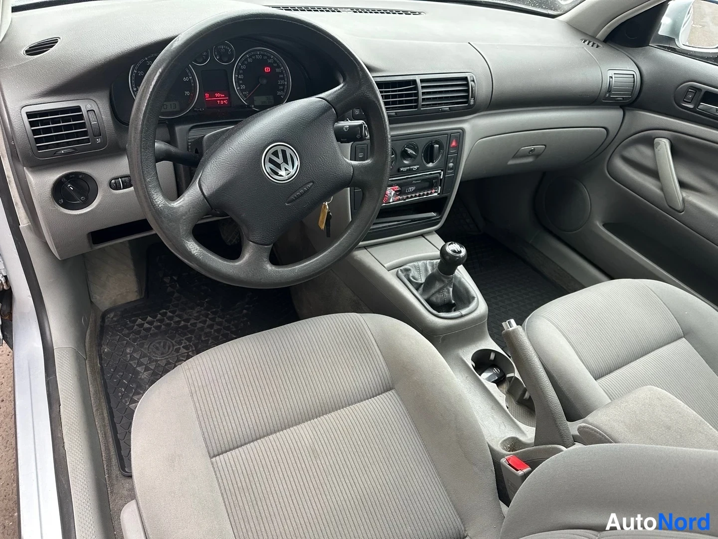 Silver Volkswagen Passat 2001, side, photo 10