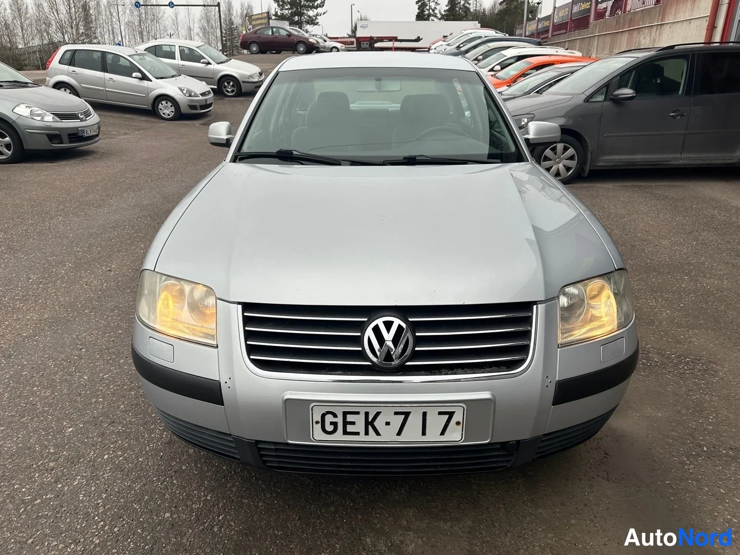 Silver Volkswagen Passat 2001, front, photo 7