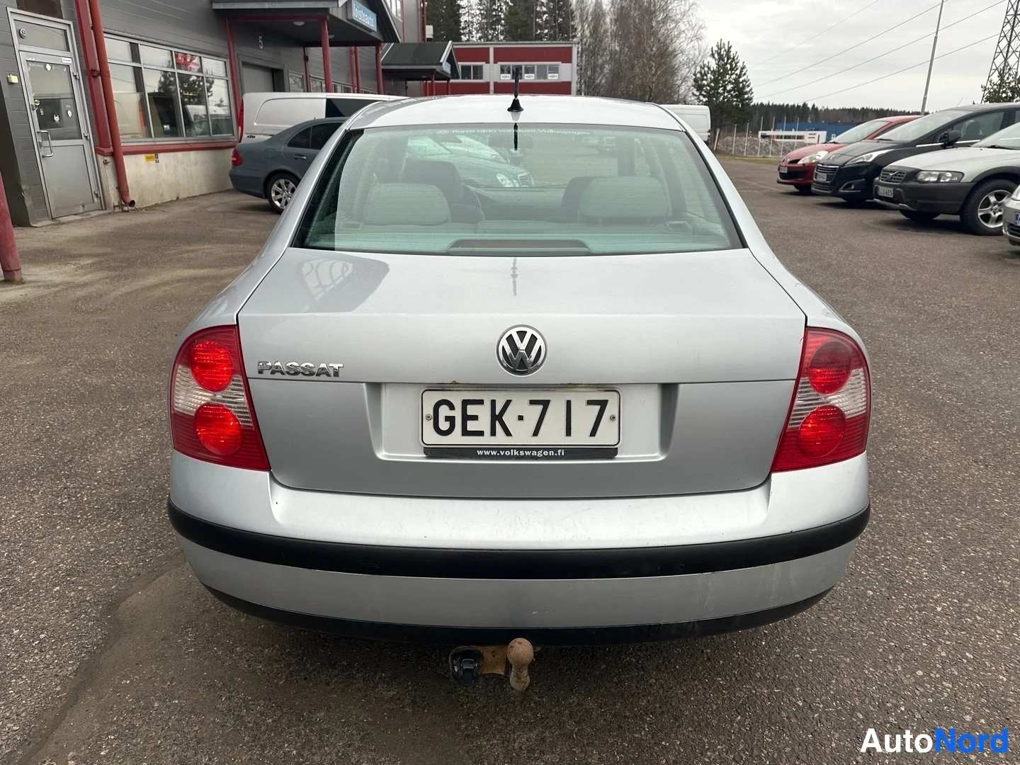 Silver Volkswagen Passat 2001, rear, photo 15