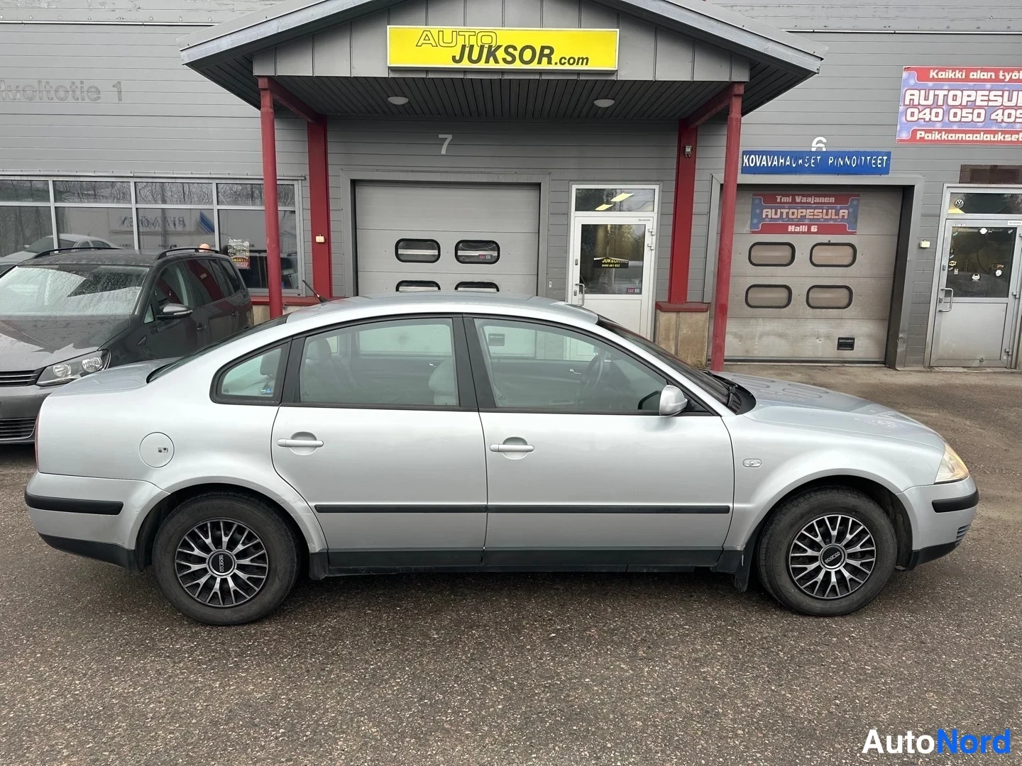 Silver Volkswagen Passat 2001, side, photo 8