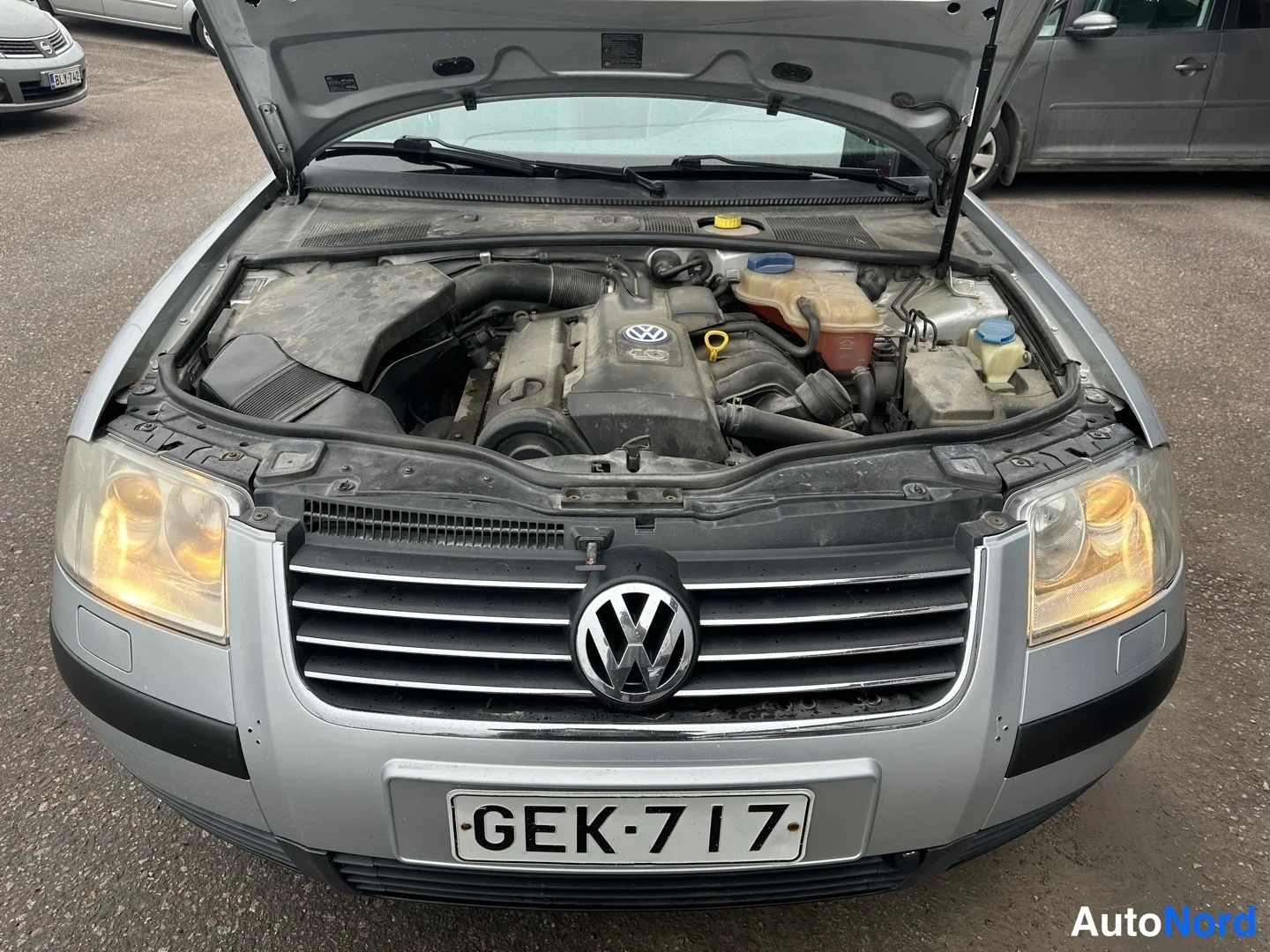 Silver Volkswagen Passat 2001, front, photo 6