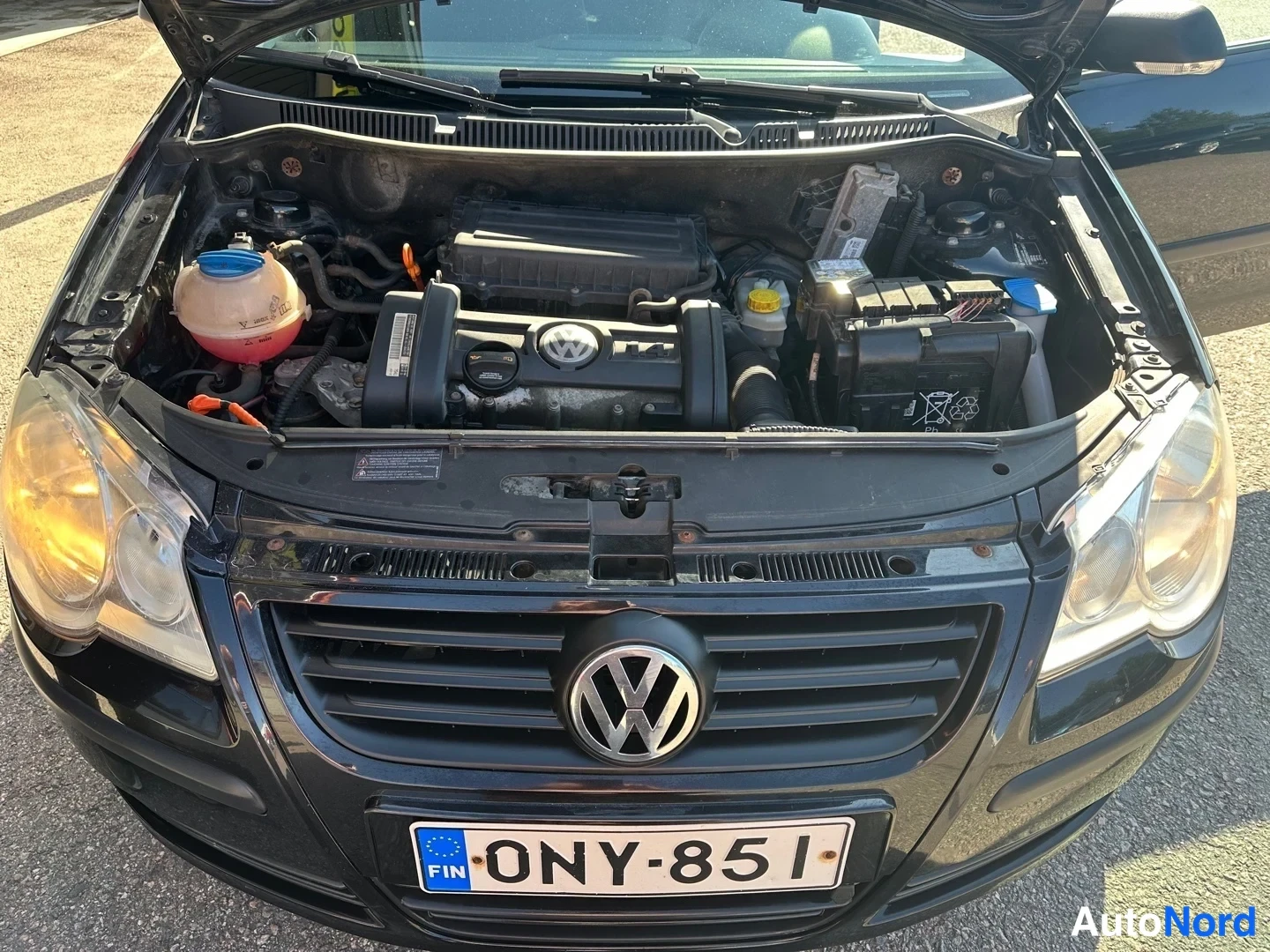 Black Volkswagen Polo 2007, front, photo 3