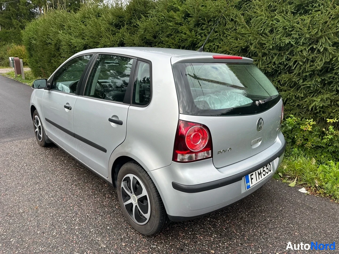 Silver Volkswagen Polo 2008, rear three-quarter, photo 11