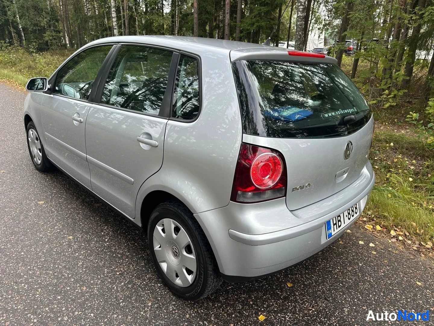 Silver Volkswagen Polo 2007, rear three-quarter, photo 11