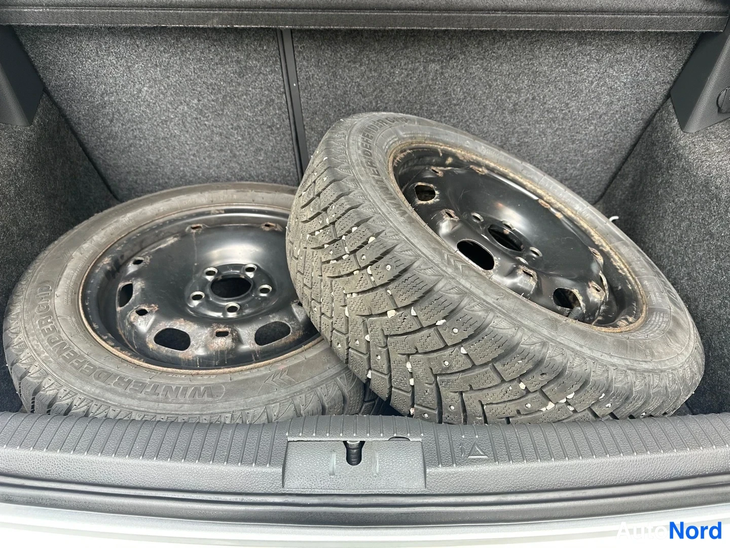 Silver Volkswagen Polo 2007, detail, photo 13