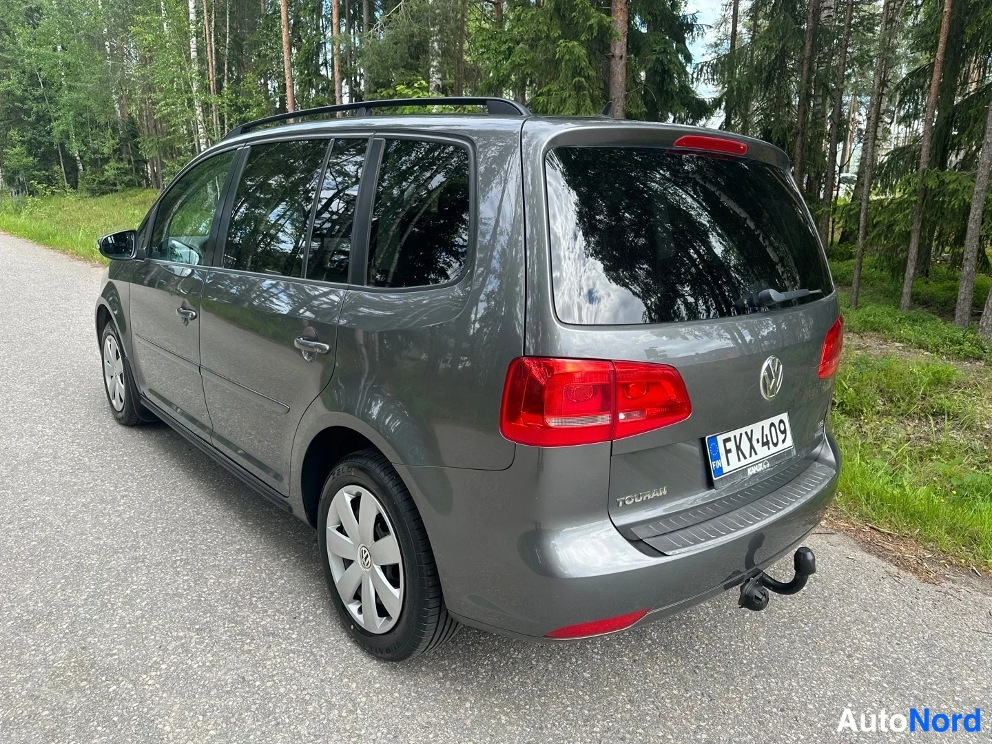 Grey Volkswagen Touran 2013, rear three-quarter, photo 9