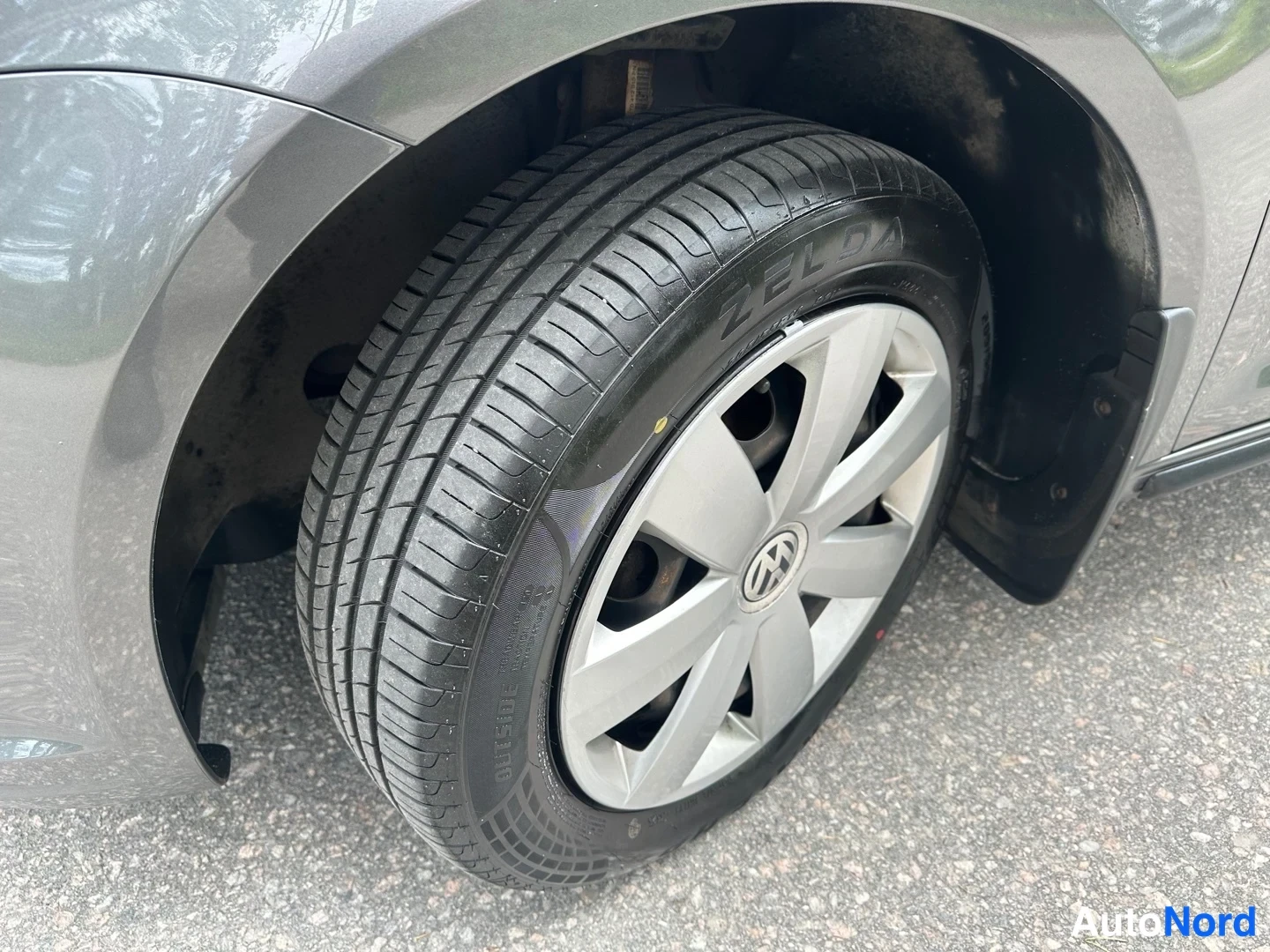 Grey Volkswagen Touran 2013, photo 14