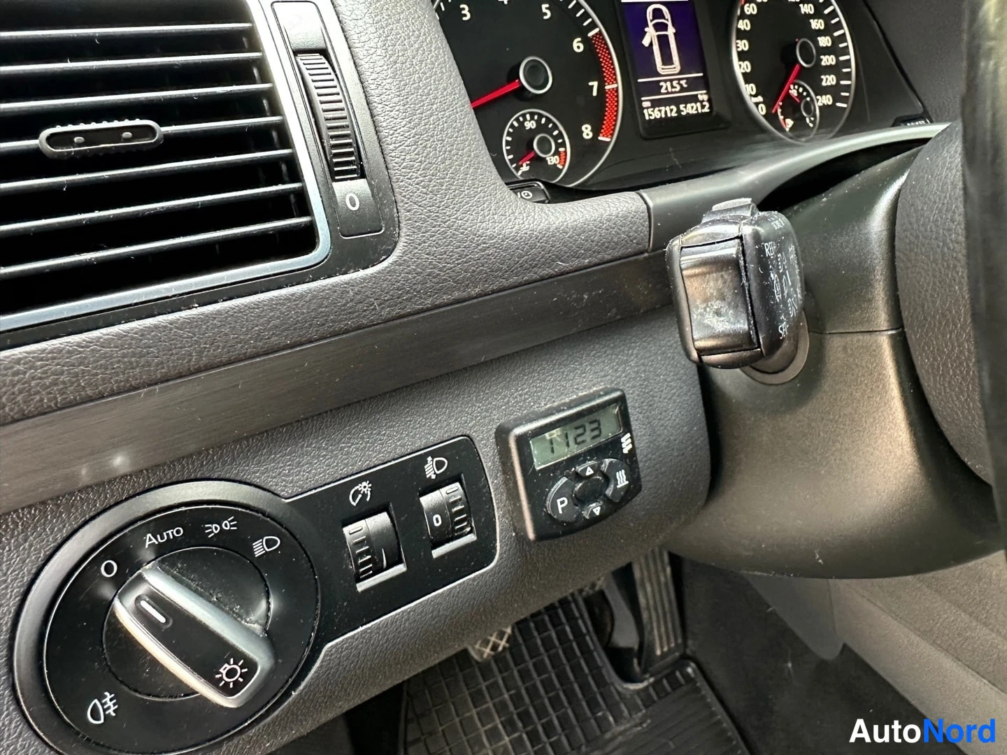 Grey Volkswagen Touran 2013, photo 15