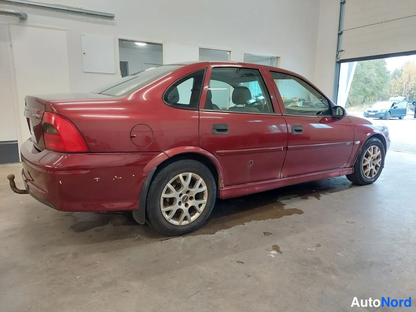 Punainen Opel Vectra 2001, takaviisto, kuva 10