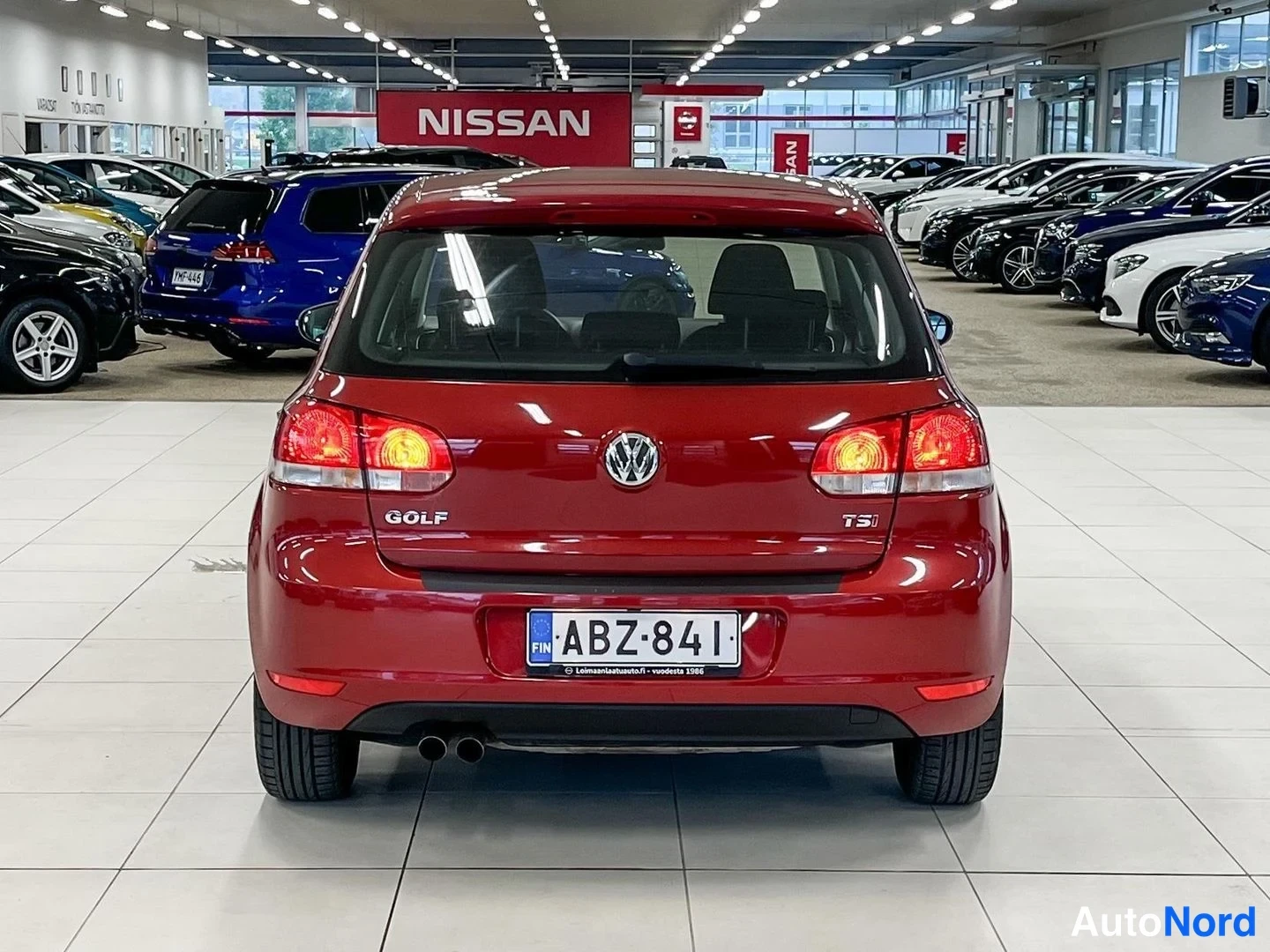 Red Volkswagen Golf Trendline 2009, rear, photo 6