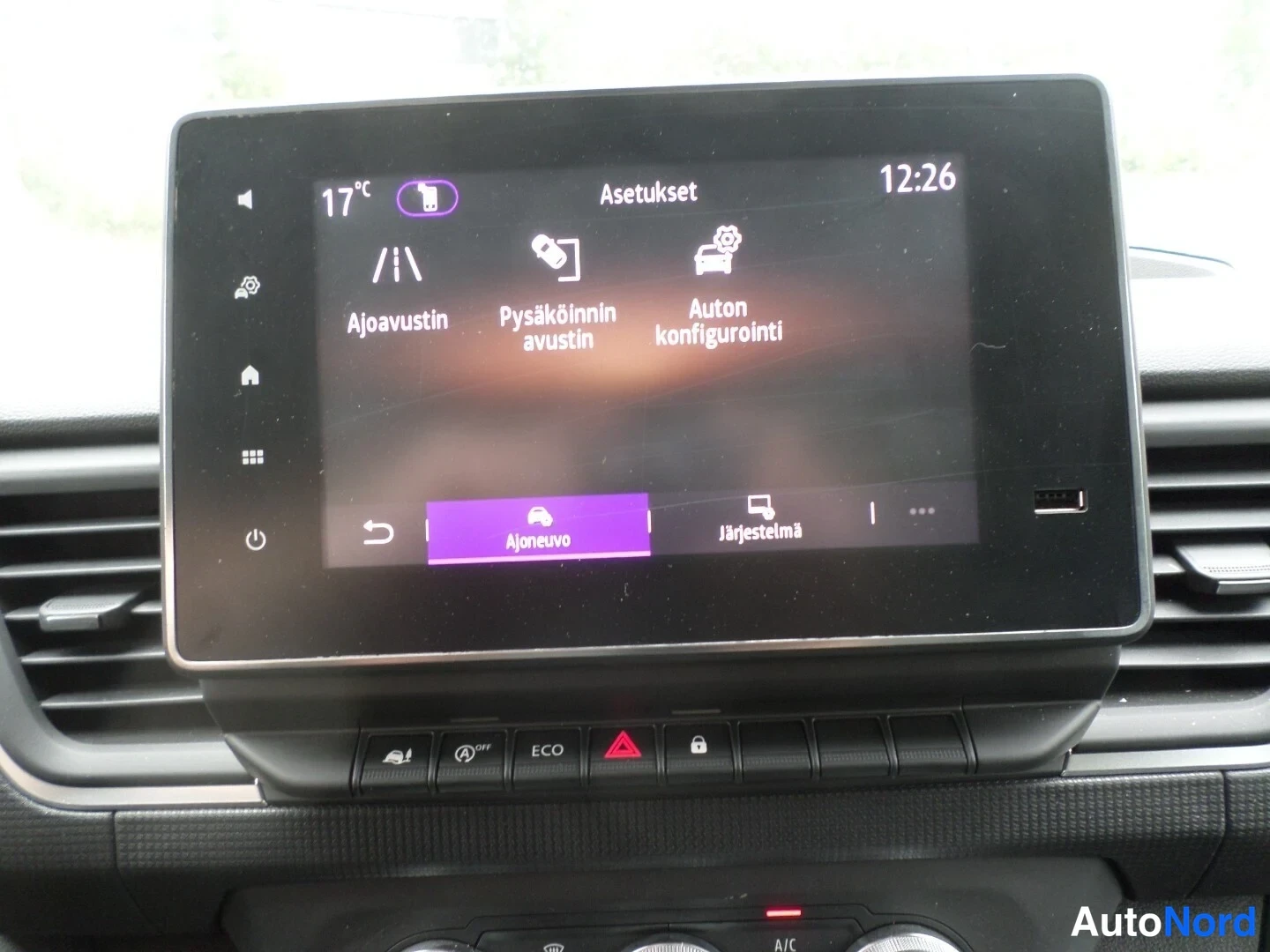 Valkoinen Nissan Primastar 2025, yksityiskohta, kuva 11