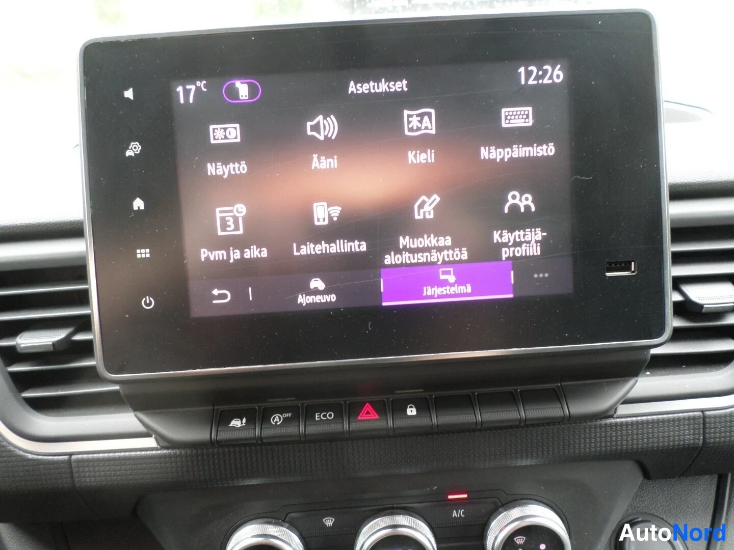 Valkoinen Nissan Primastar 2025, yksityiskohta, kuva 12