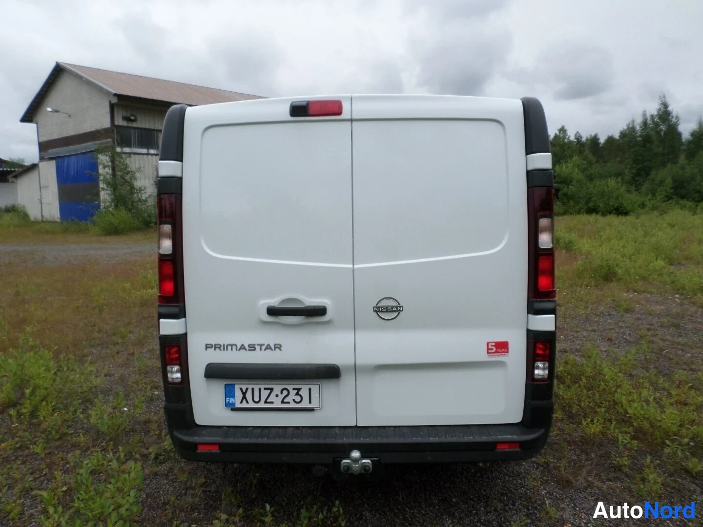 Valkoinen Nissan Primastar 2025, takaa, kuva 8
