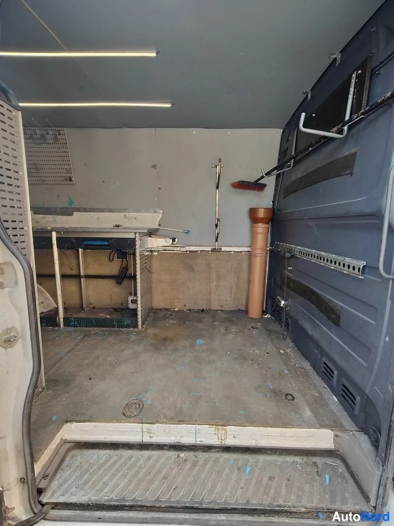 Valkoinen Mercedes-Benz Sprinter 2013, kuva 21