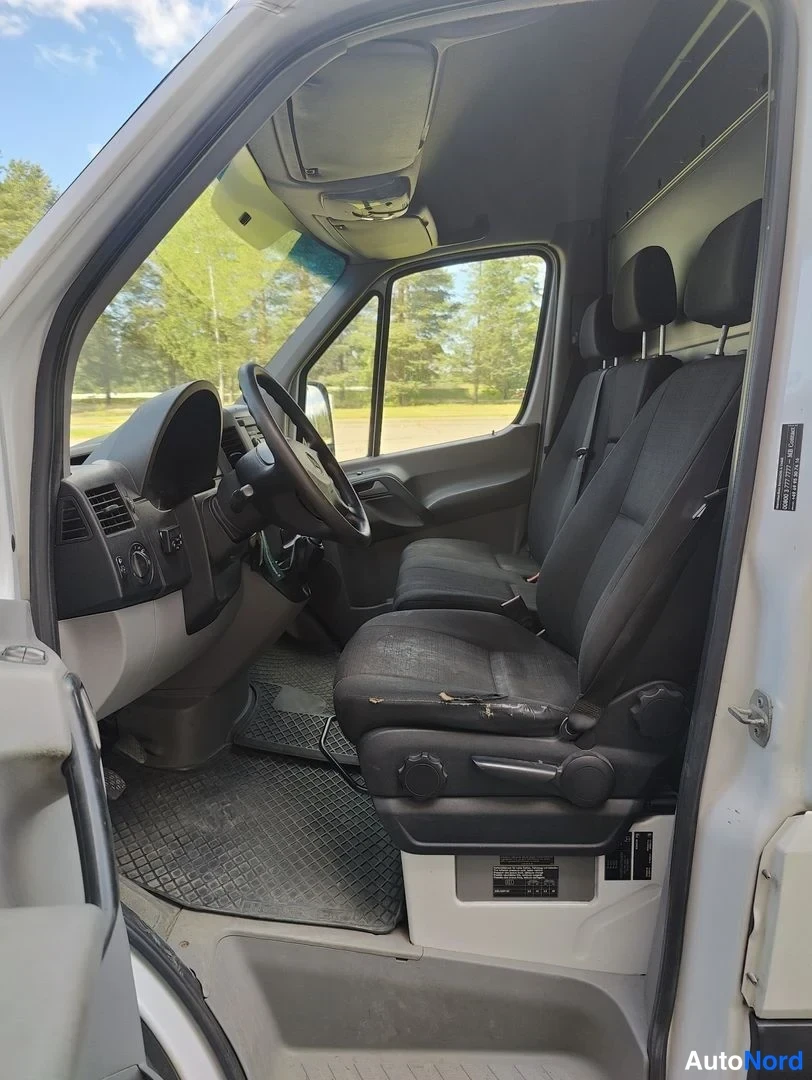 Valkoinen Mercedes-Benz Sprinter 2013, kuva 25