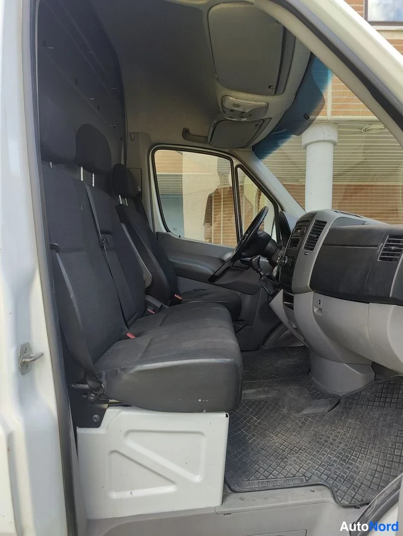 Valkoinen Mercedes-Benz Sprinter 2013, kuva 26