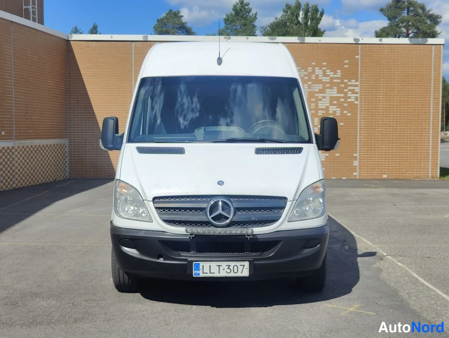 Valkoinen Mercedes-Benz Sprinter 2013, edestä, kuva 7