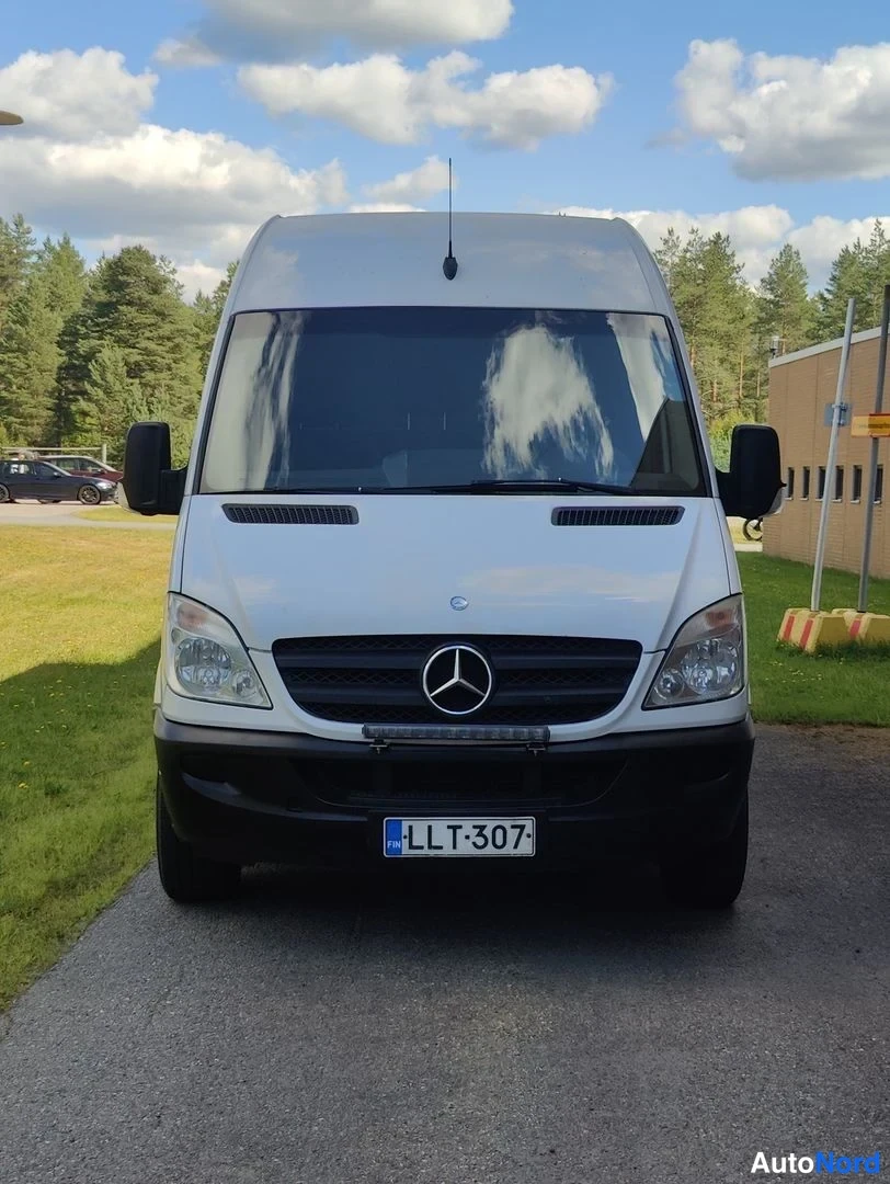 Valkoinen Mercedes-Benz Sprinter 2013, edestä, kuva 8