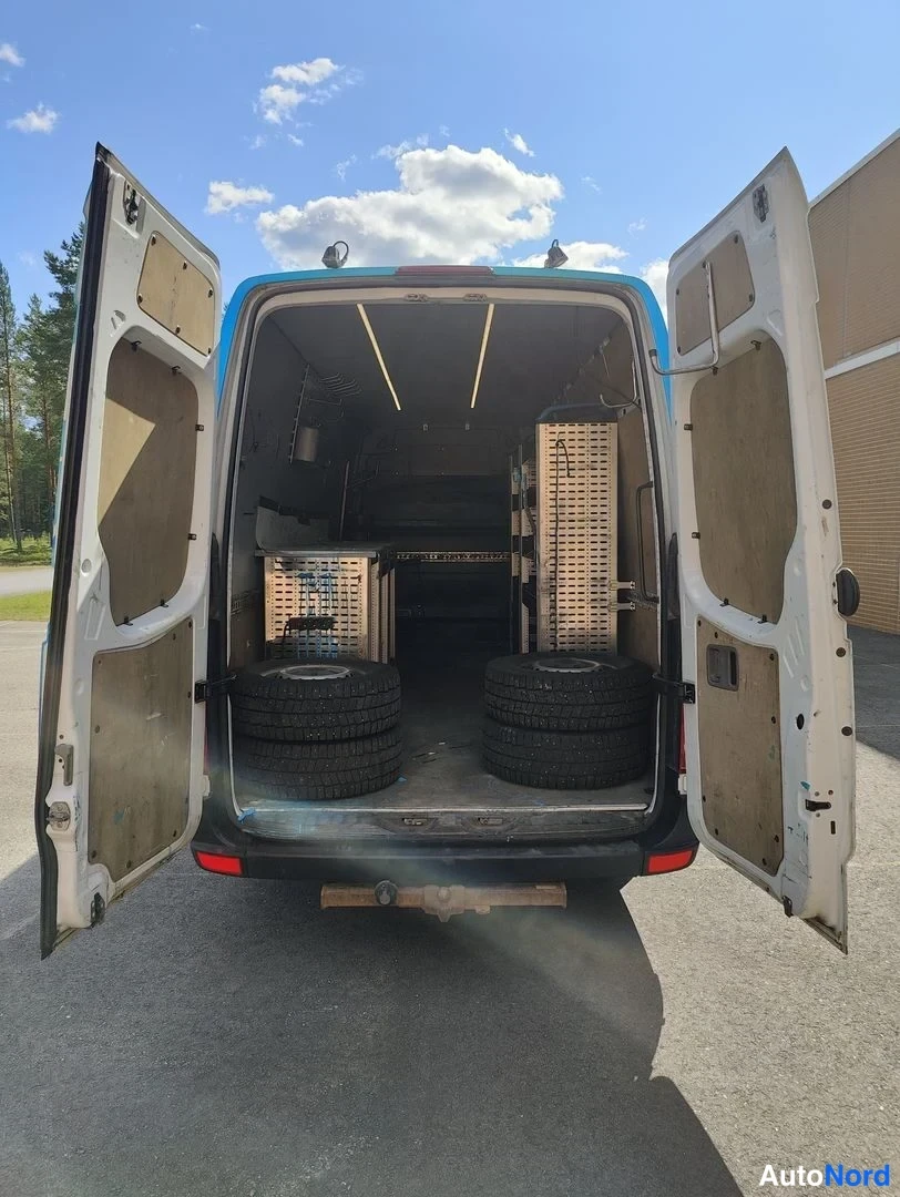 Valkoinen Mercedes-Benz Sprinter 2013, takaa, kuva 16
