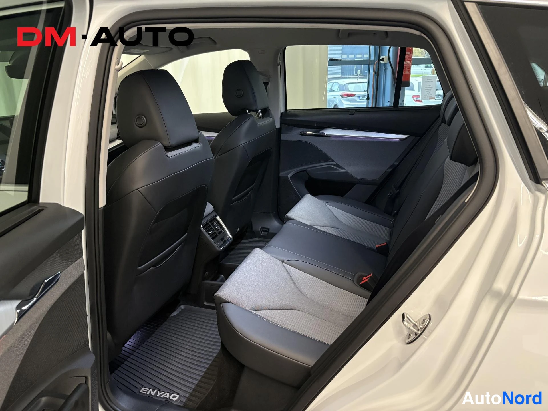 Valkoinen Skoda Enyaq 85 2024, kuva 17