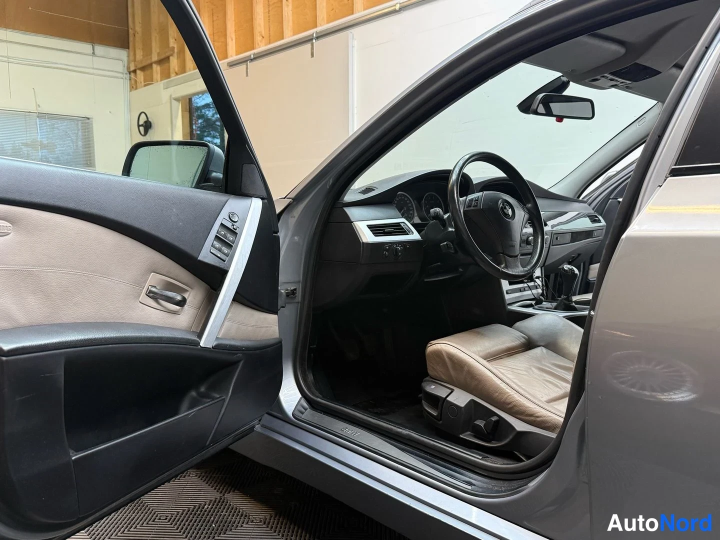 Harmaa BMW 525i 2004, kuva 22