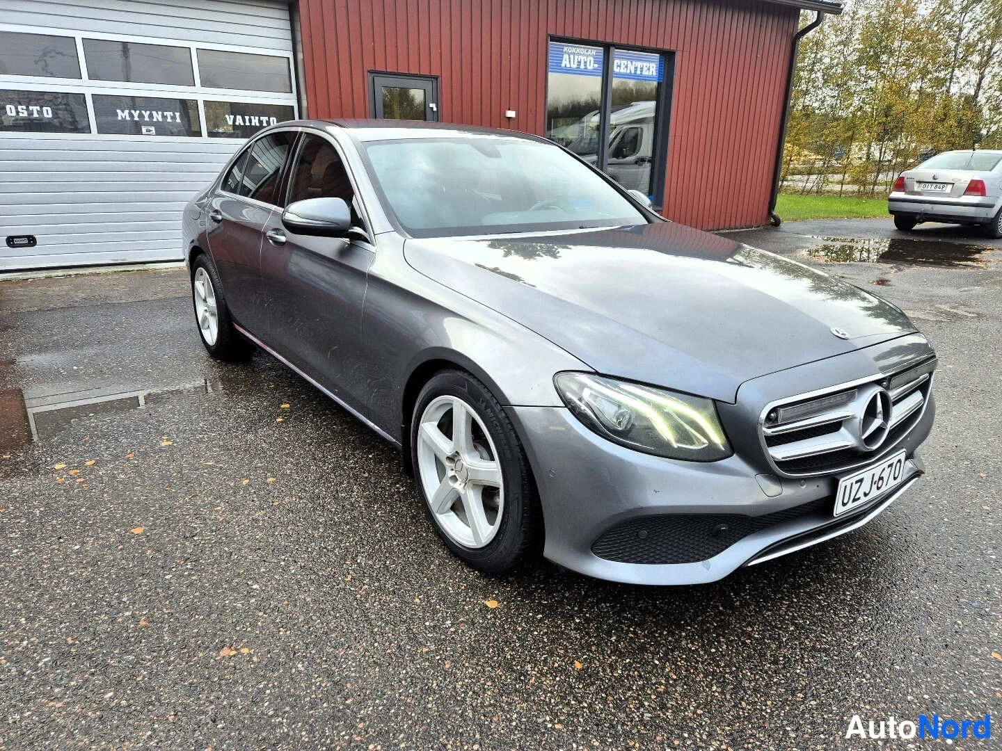 Harmaa Mercedes-Benz E 220 d 2017, kuva 9