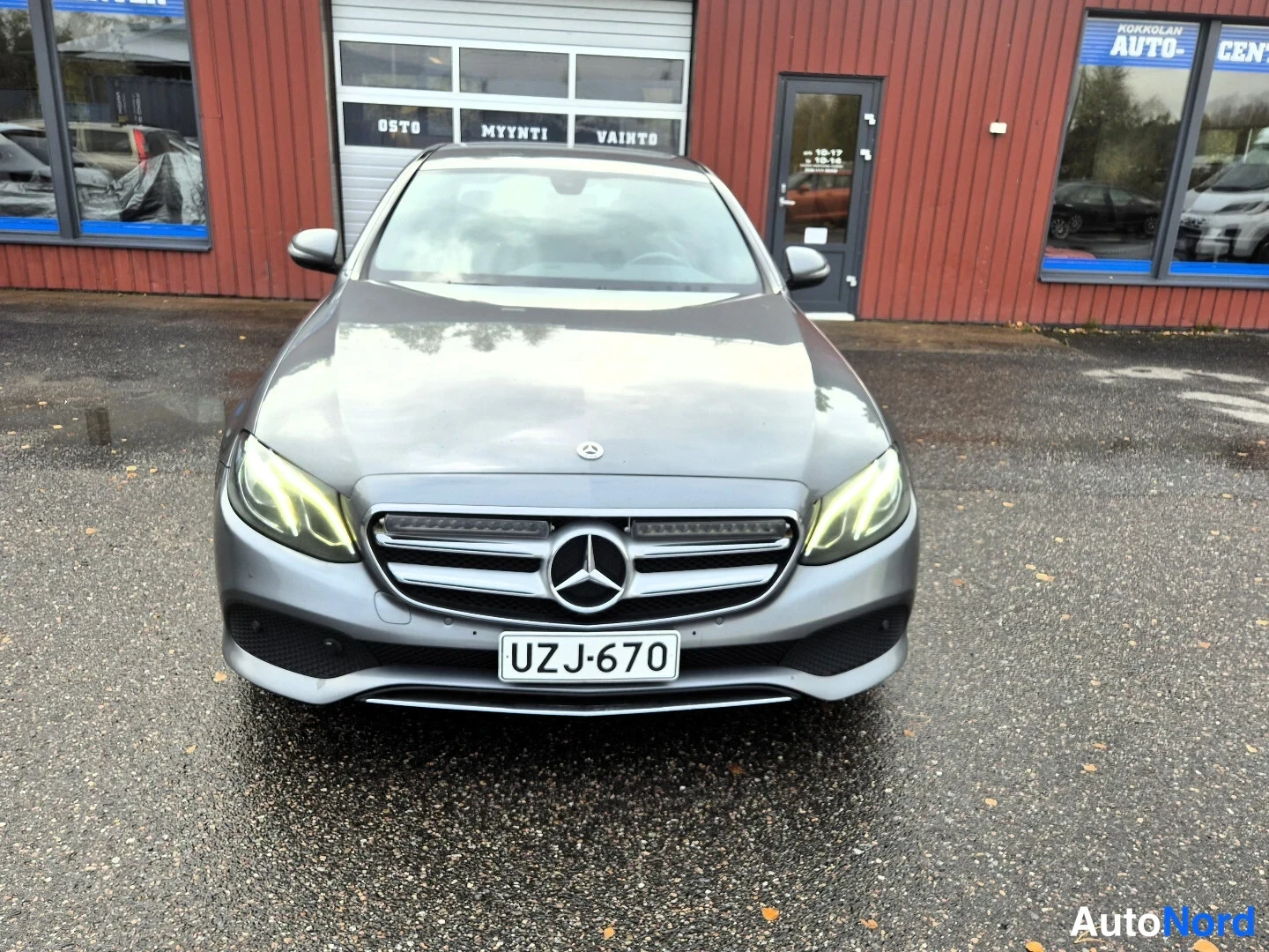 Harmaa Mercedes-Benz E 220 d 2017, edestä, kuva 3