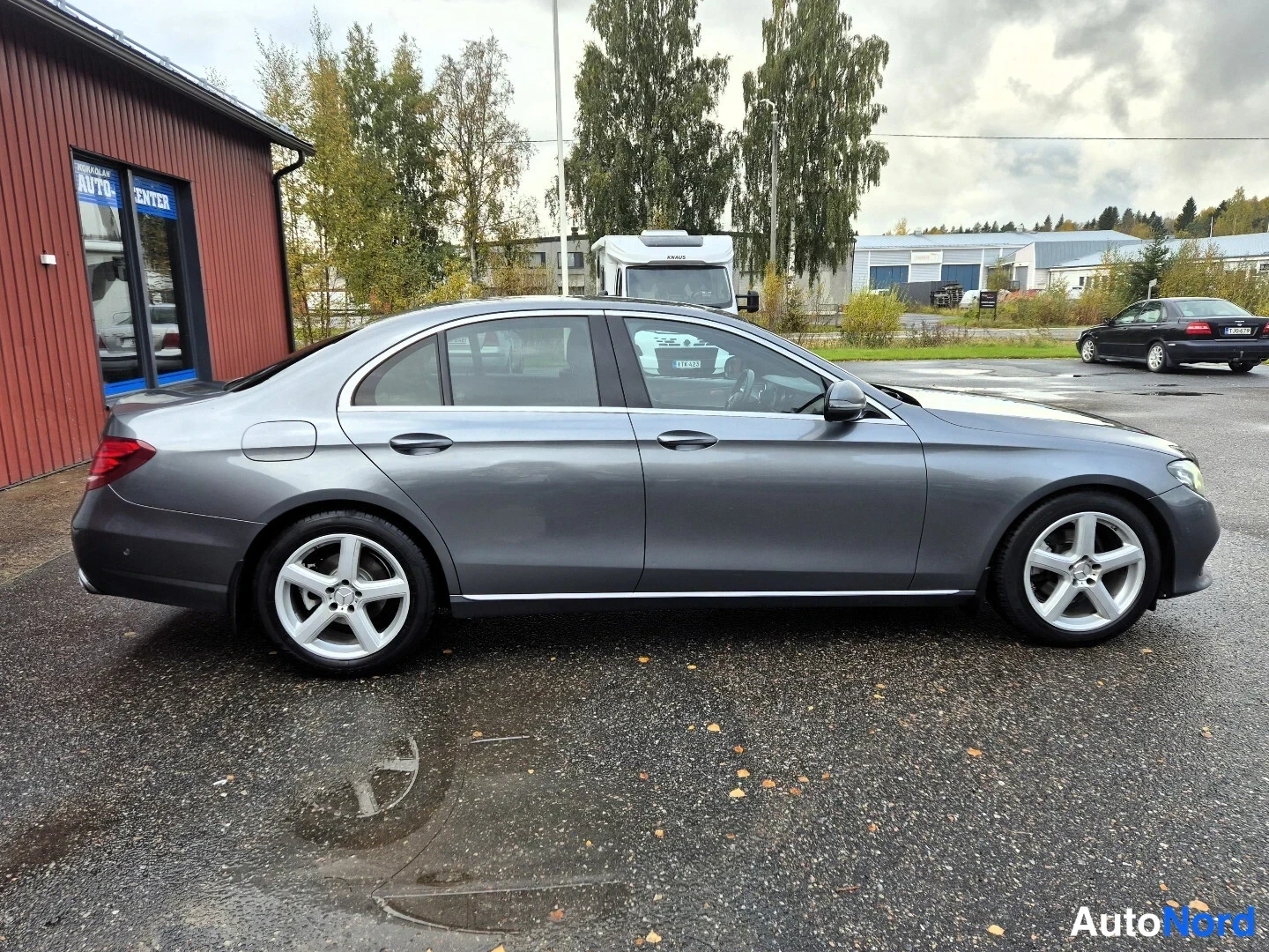 Harmaa Mercedes-Benz E 220 d 2017, sivulta, kuva 4