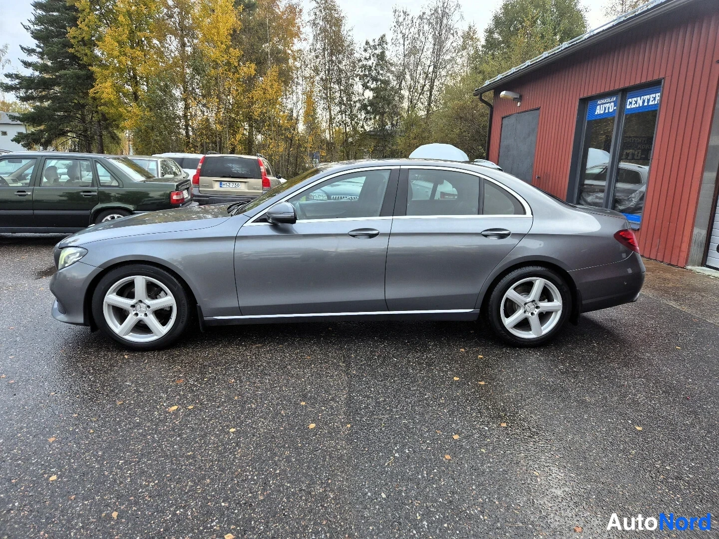 Harmaa Mercedes-Benz E 220 d 2017, etuviisto, keula vasemmalle, kuva 2