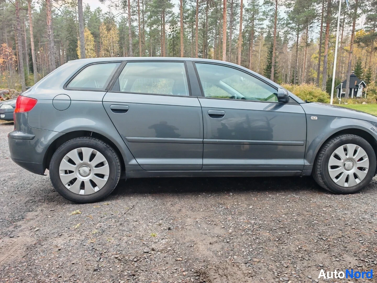 Harmaa Audi A3 Sportback 2005, sivulta, kuva 5