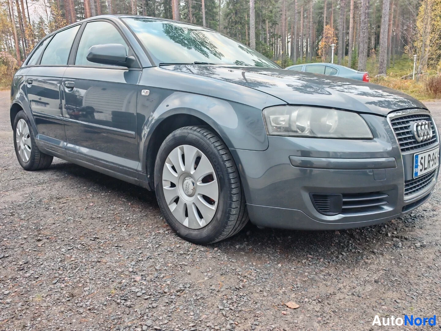 Harmaa Audi A3 Sportback 2005, etuviisto, keula oikealle, kuva 2