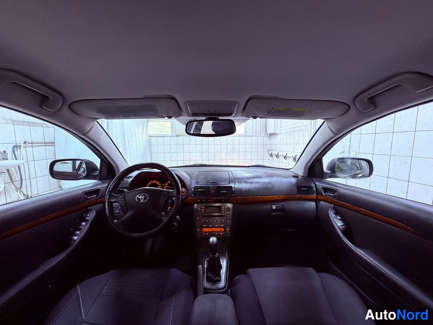 Ruskea Toyota Avensis 2007, kuva 20