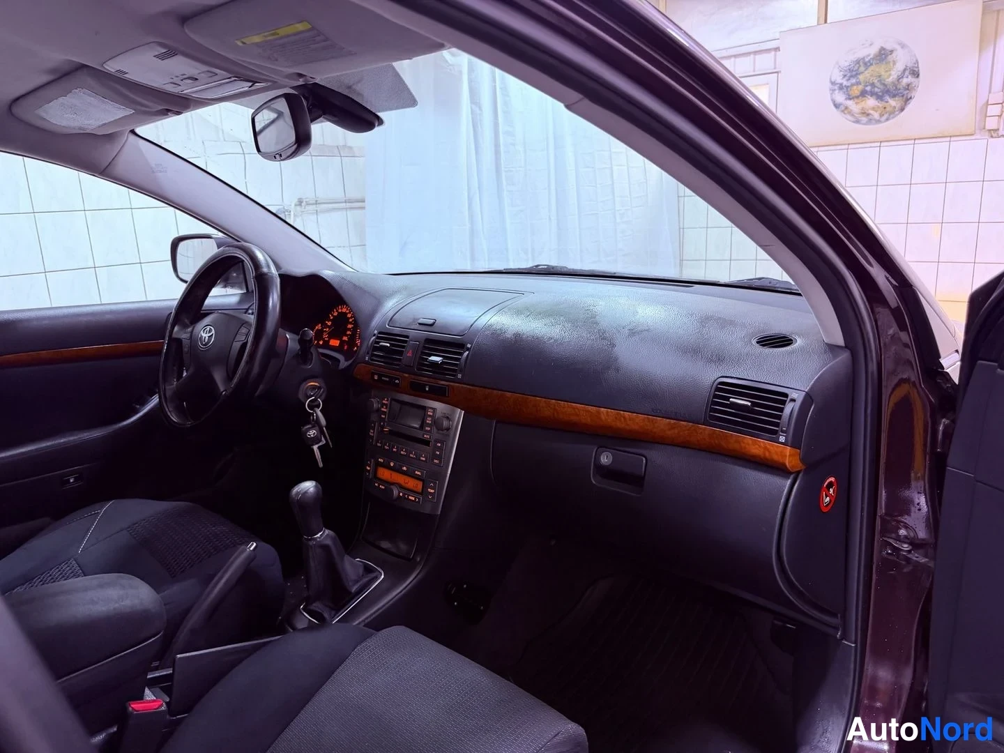 Ruskea Toyota Avensis 2007, kuva 19