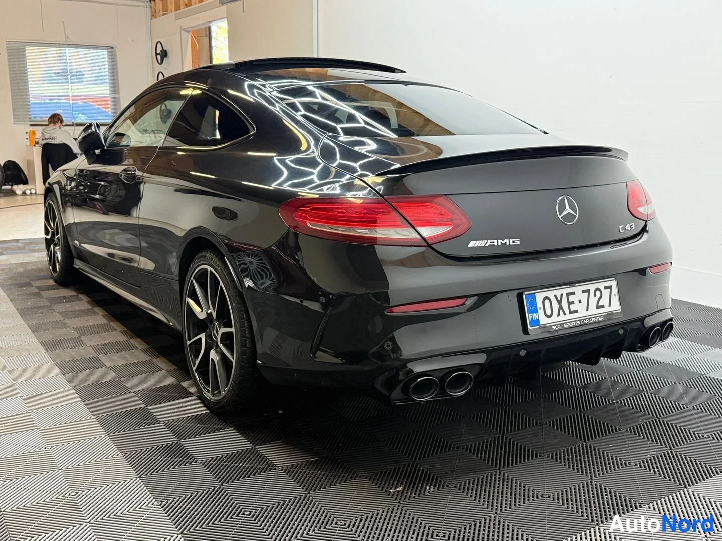 Musta Mercedes-Benz C 43 2017, takaviisto, kuva 15