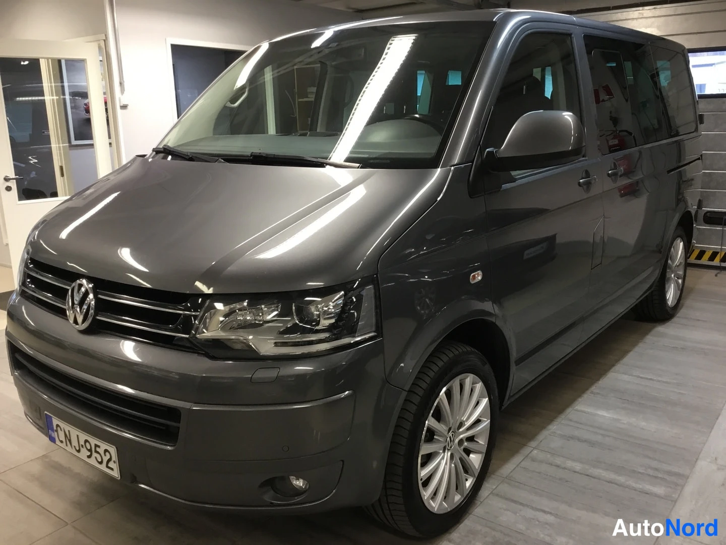 Volkswagen Caravelle Comfortline 2014