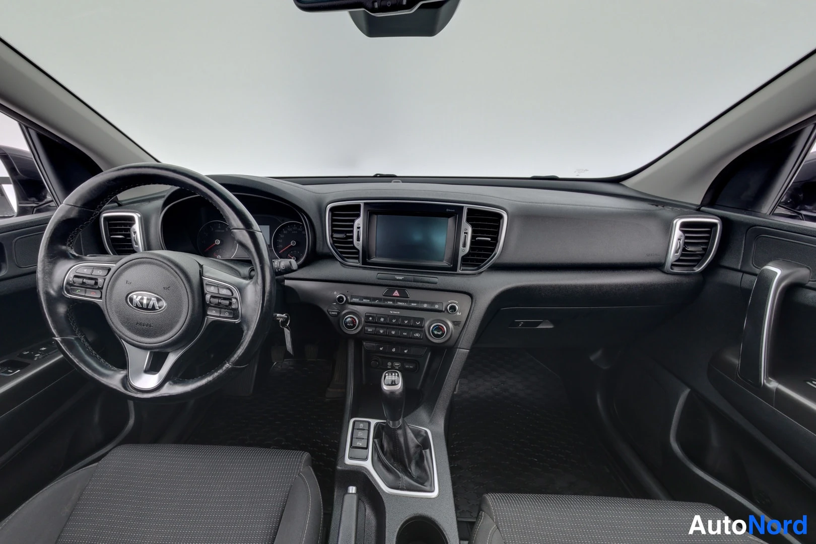 Harmaa Kia Sportage 2016, ohjaamo, kuva 7